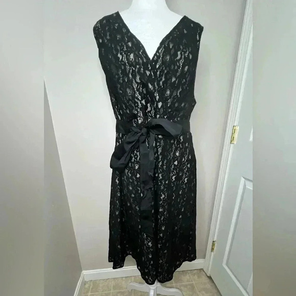 Lane Bryant Dresses & Skirts - Like New! Lane Bryant Black Lace Sleeveless Dress, Size 20